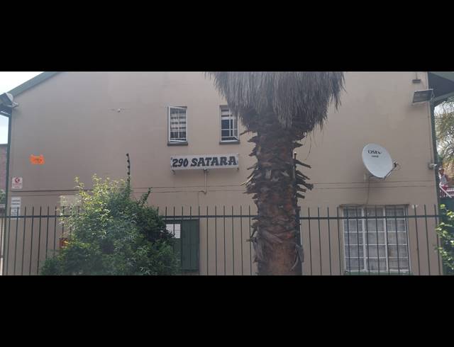 4 BEDROOM TOWNHOUSE FOR SALE IN PRETORIA WEST